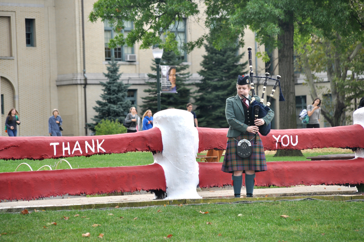 Senior H&SS student and bagpiper Roberta Sefcik. (credit: Alan Vangpat/Layout Staff)