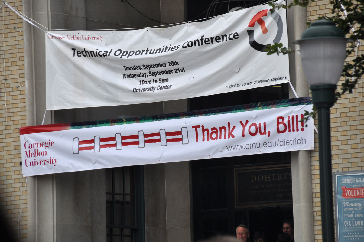Campus was full of signs saying, “Thank you, Bill!” on Wednesday. (credit: Alan Vangpat/Layout Staff)
