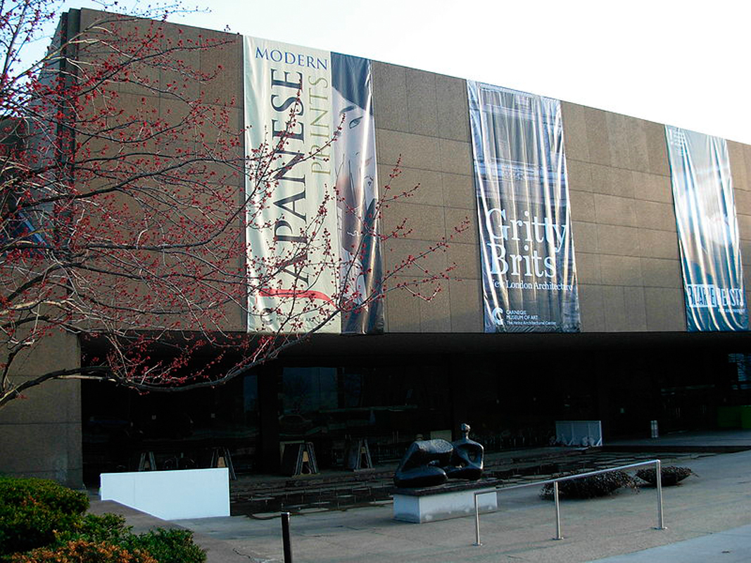 *Inventing the Modern World: Decorative Arts at the World's Fairs, 1851-1939* at the Carnegie Museum of Art explores the world's changing tastes in decorative design. (credit: Courtesy of Piotrus via Wikimedia Commons)