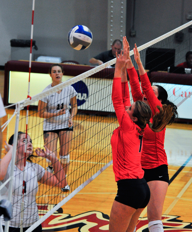 The women’s volleyball team finished the regular season with a 25–9 record. At third place in the UAA Conference, the team has a good chance of earning an at-large bid into the NCAA tournament. (credit: Staff Photographer)