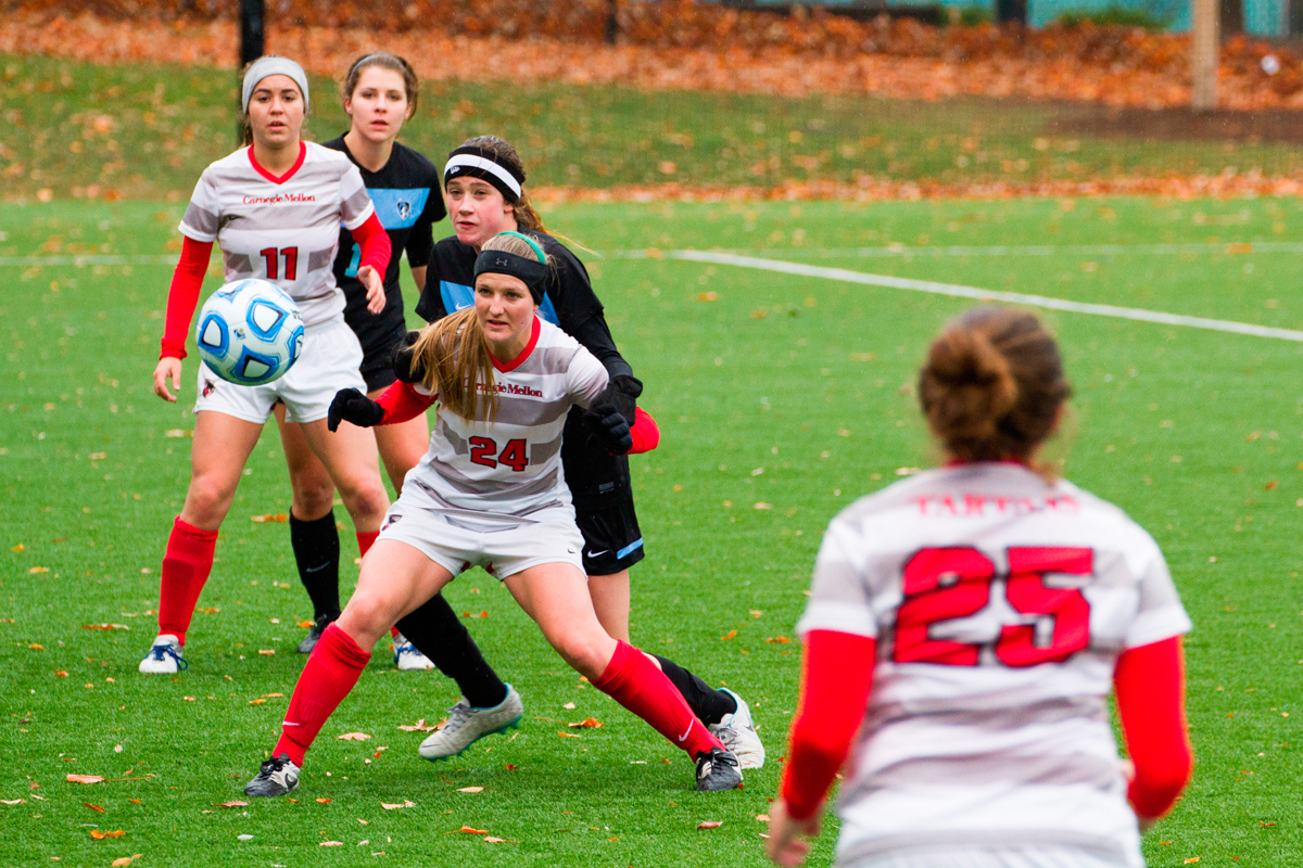 First-year midfielder Morgan Kontor positions herself to gain possession. (credit: Staff Photographer)